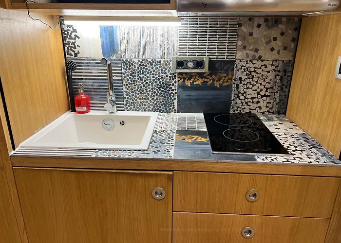 Hilton Area 1Br Executive Flat